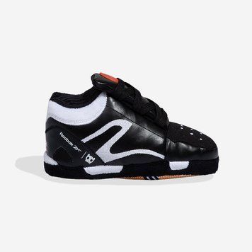 Іграшка для собак Zee.Dog - Pump Omni Lite Plush Sneaker Toy, L - ЛІМІТОВАНА КОЛЕКЦІЯ Reebok 760368 фото